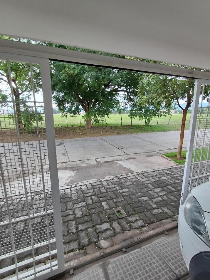 Aeropuerto A 5' Y Ruta Del Vino A 100 Mts Apartment Salta Luaran gambar